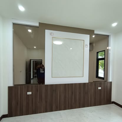 Bespoke Feature Wall & Glass Partition